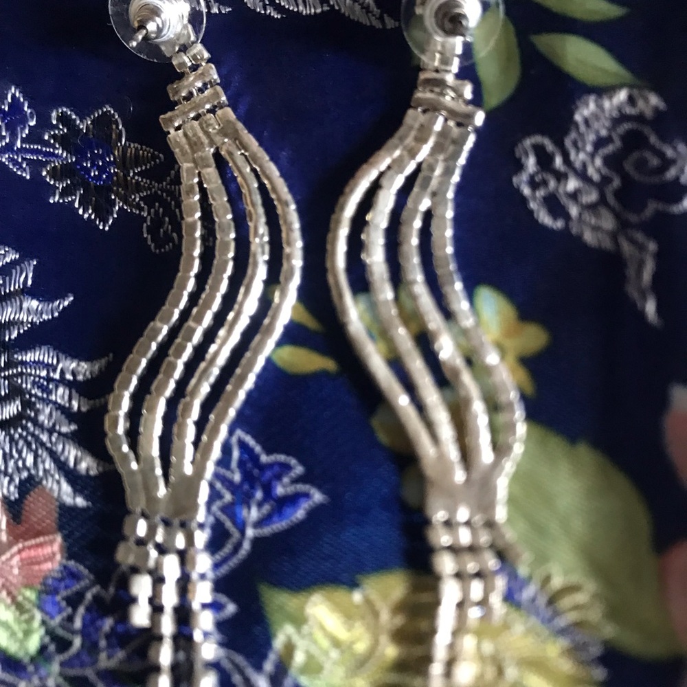 Elegant Rhinestone Earrings - Picture 4 of 4